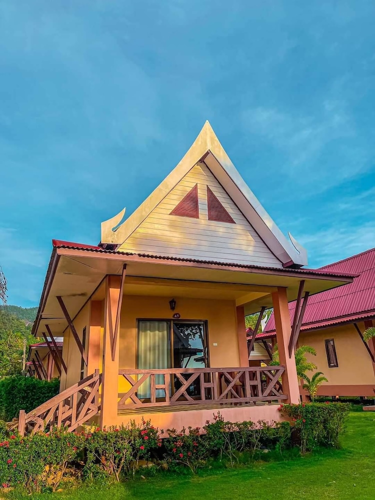 Kaibae Hut Resort 7/66