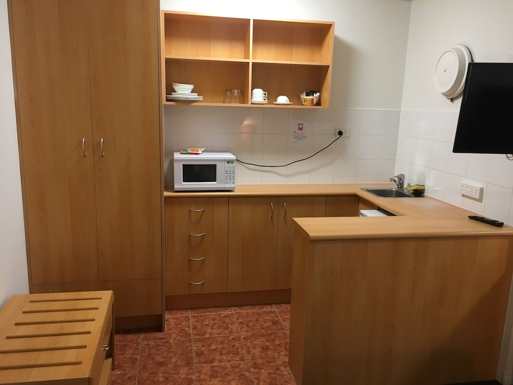 Edgecliff Lodge Motel 15/67