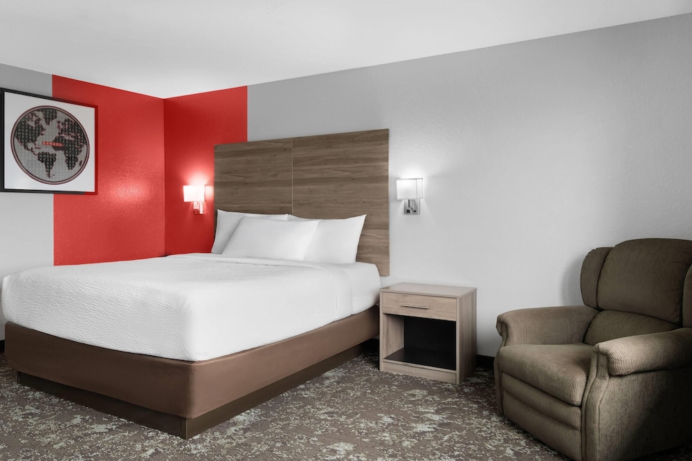 SUPERIOR, KING BED