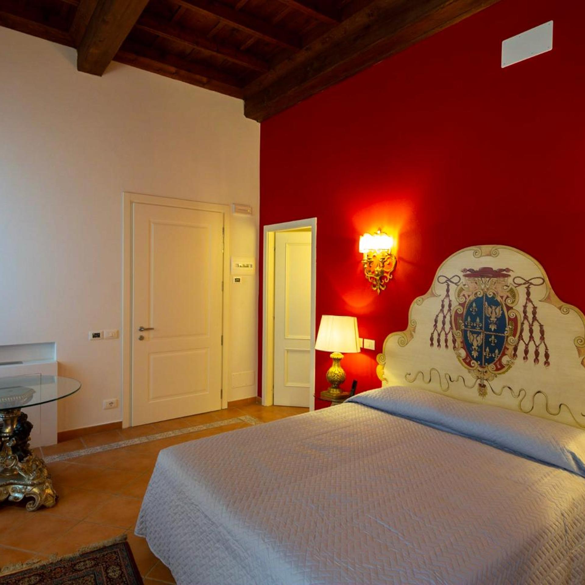Deluxe, Double or Twin Bed