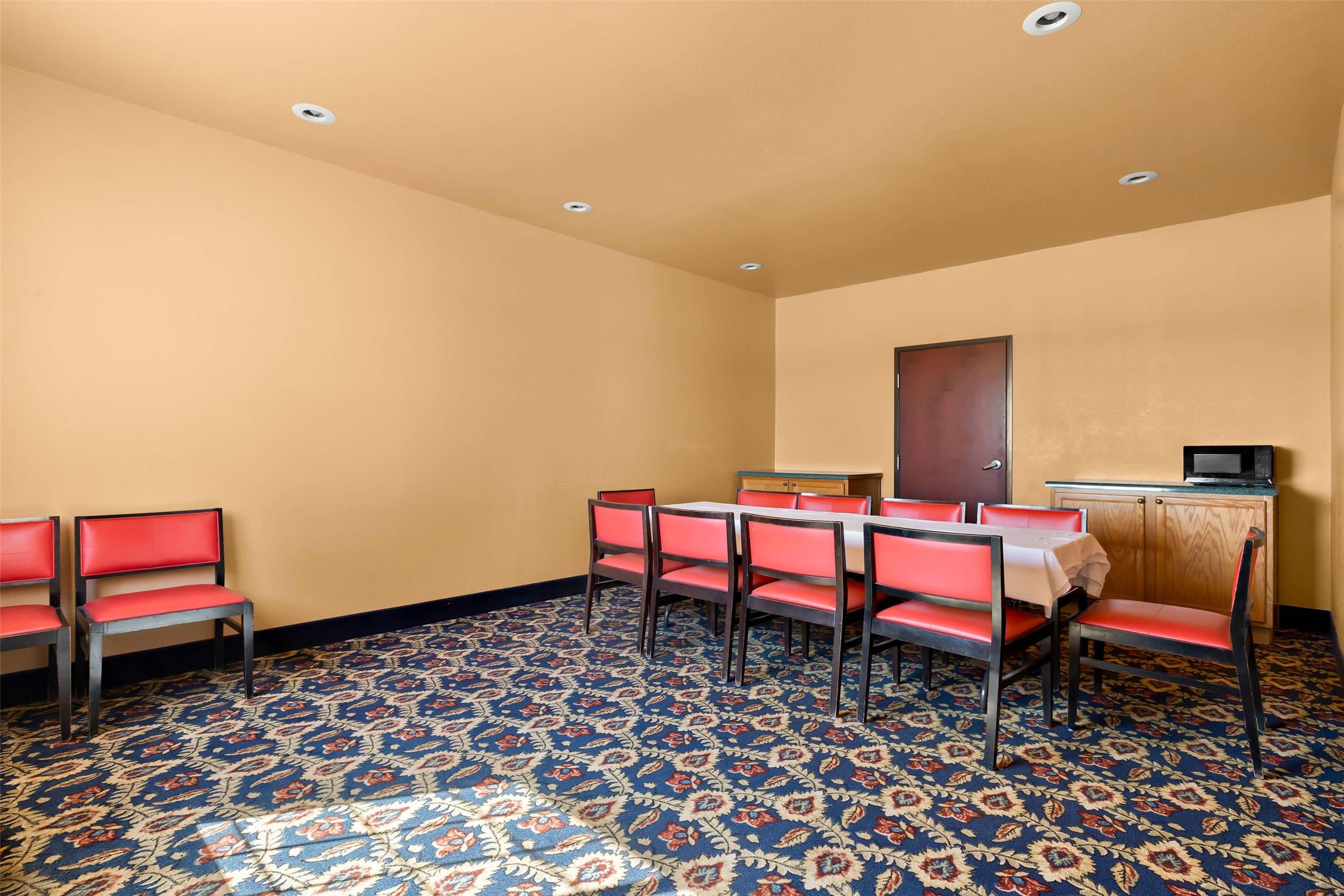 Quality Inn & Suites McAlester on Hwy 69 18/26