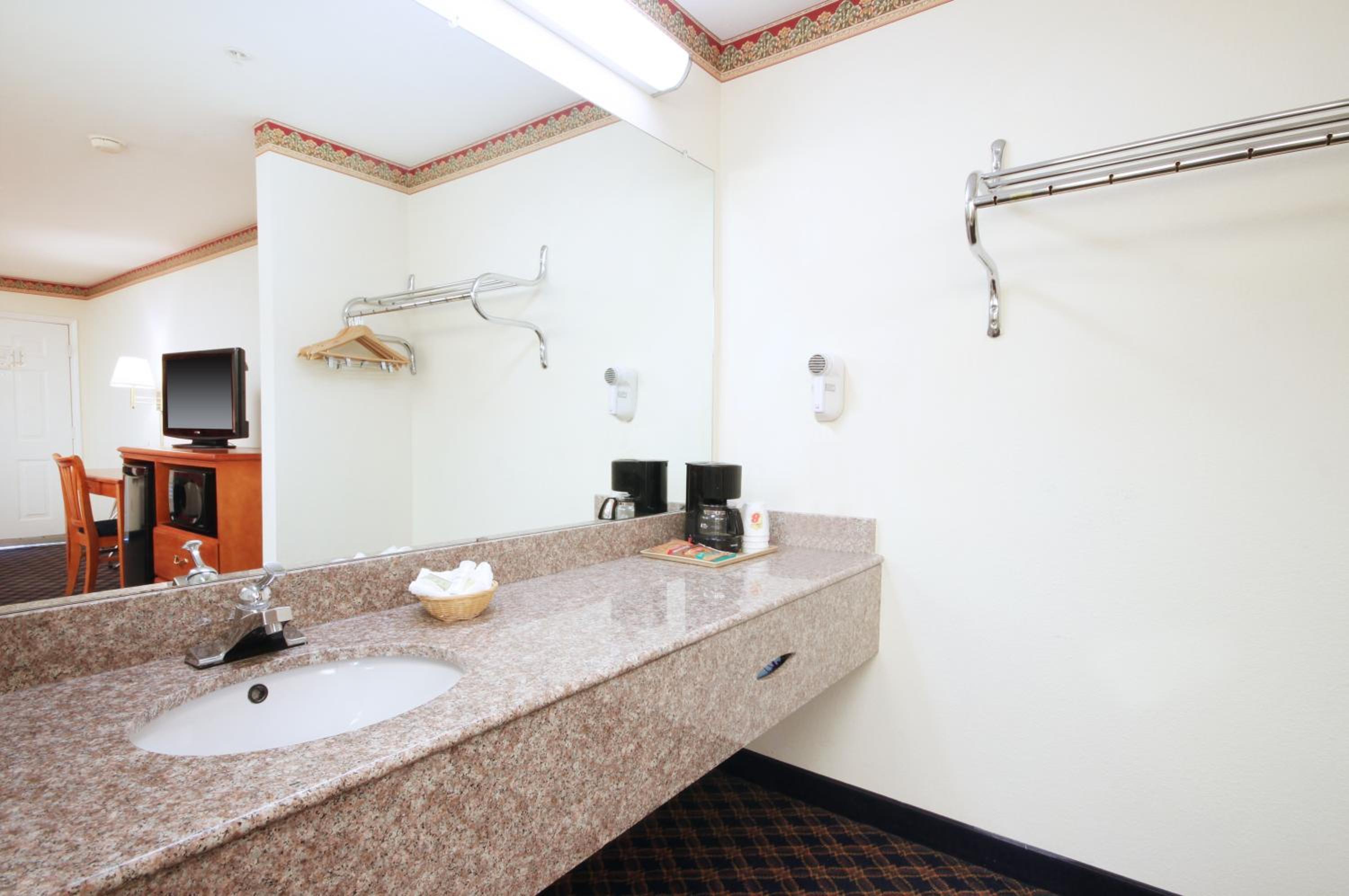 Suite, King Bed