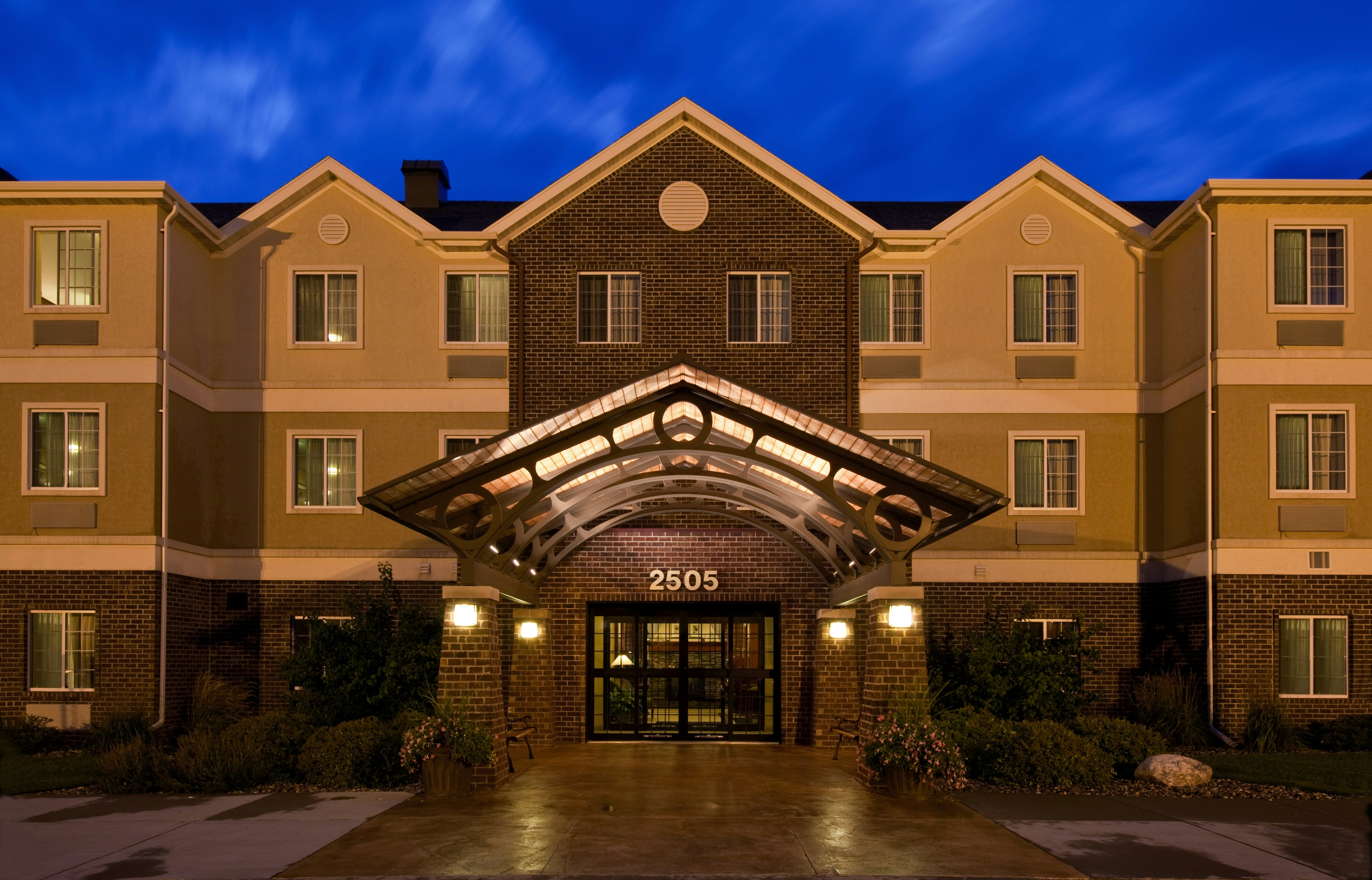 Staybridge Suites Sioux Falls At Empire Mall 52/54