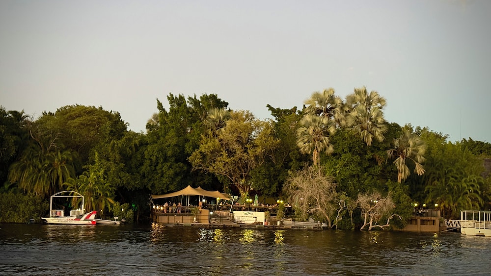 Victoria Falls Waterfront 68/74