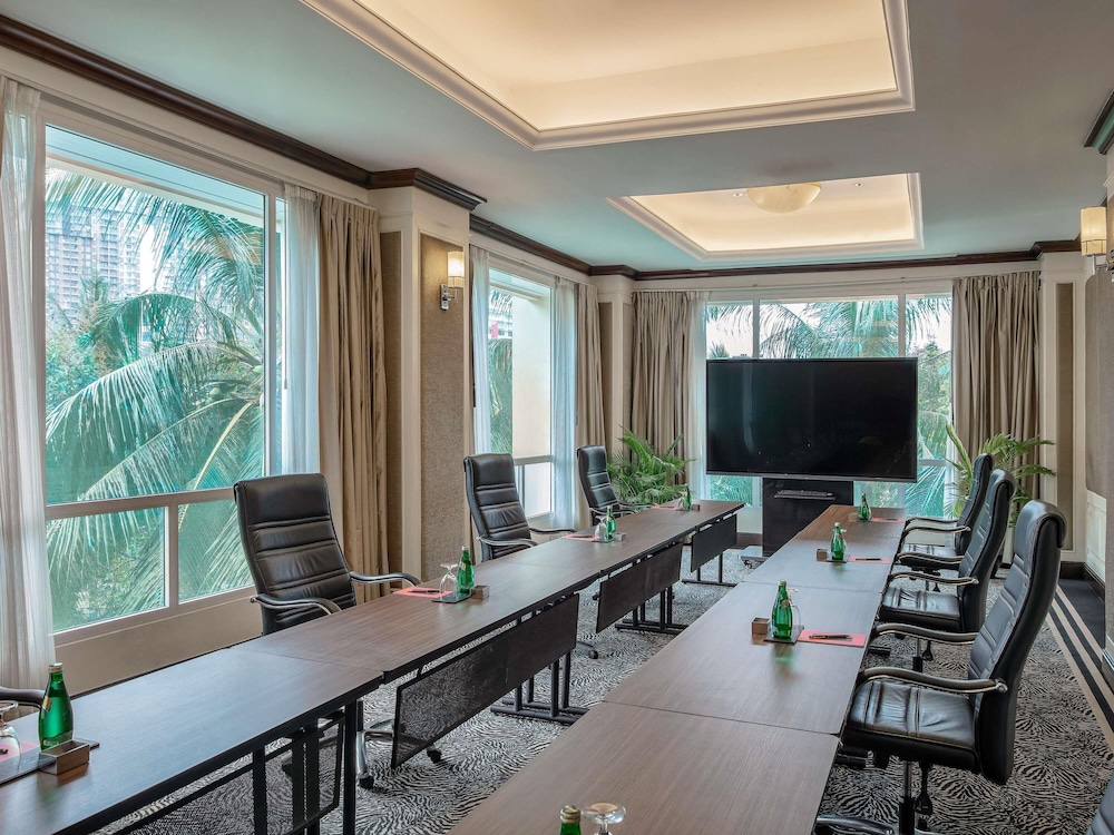 Sofitel Phnom Penh Phokeethra Hotel 66/76