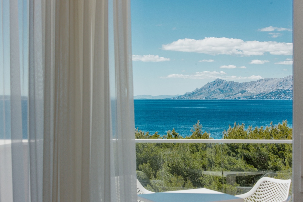 Romana Beach Resort 60/66