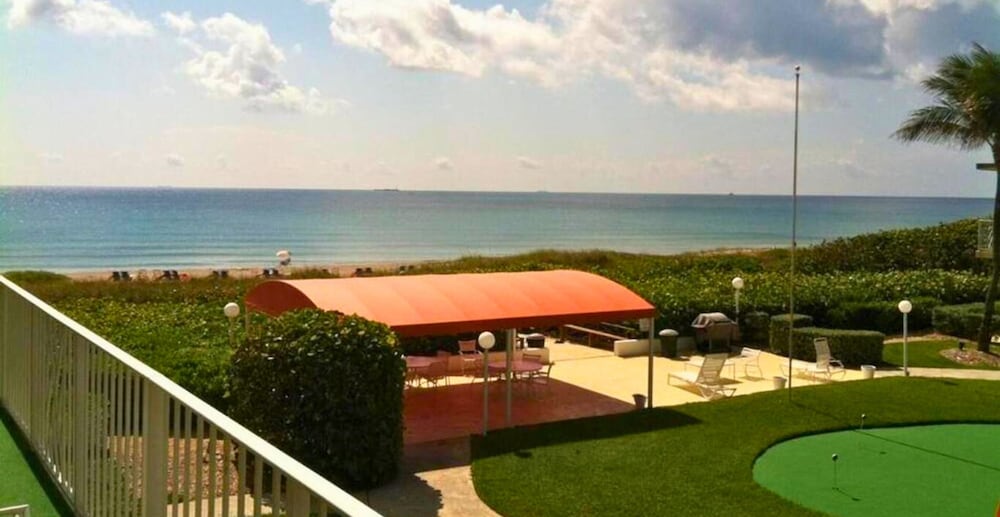 Delray Breakers on the Ocean 39/50