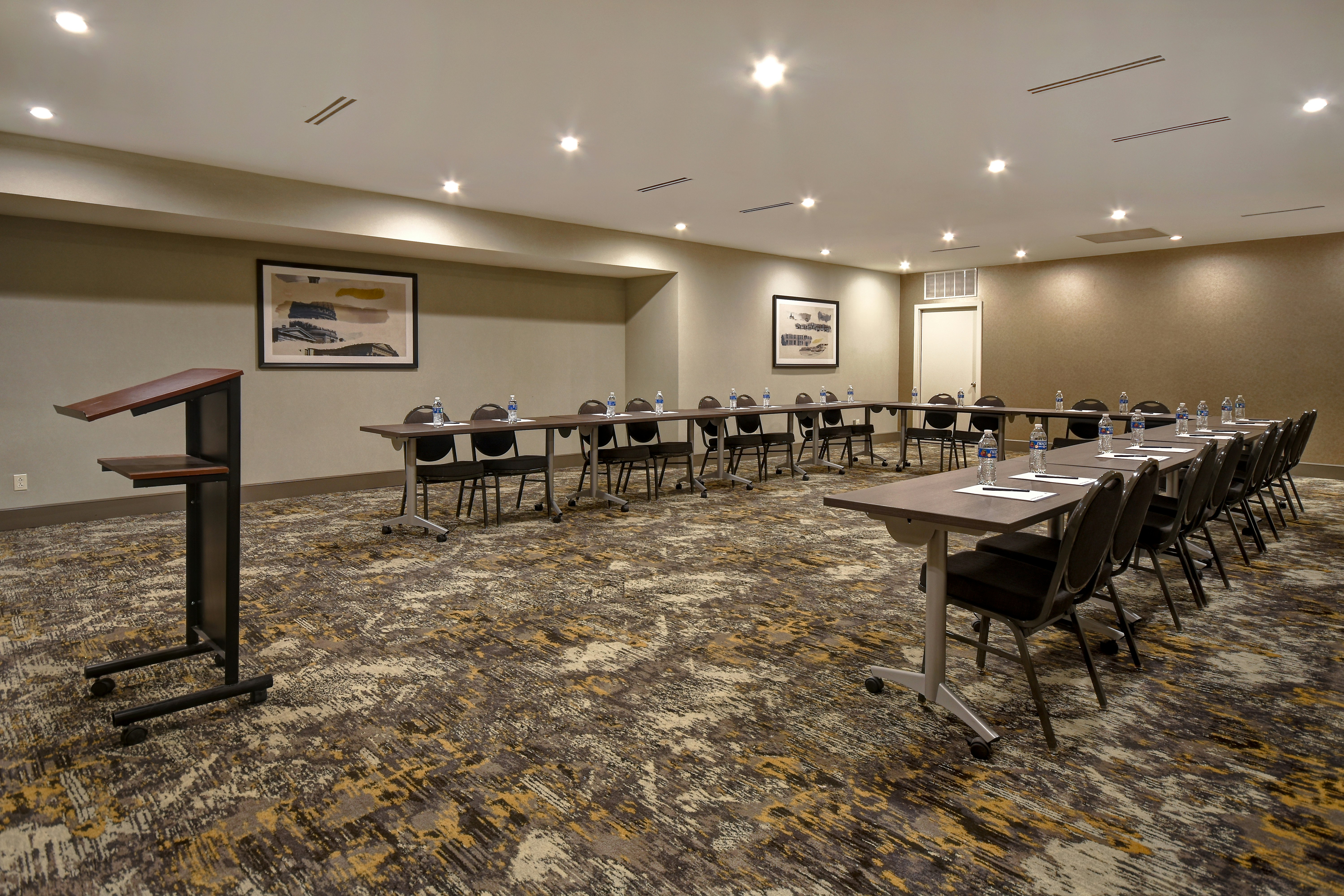 Doubletree By Hilton St Louis Airport Mo 54/59