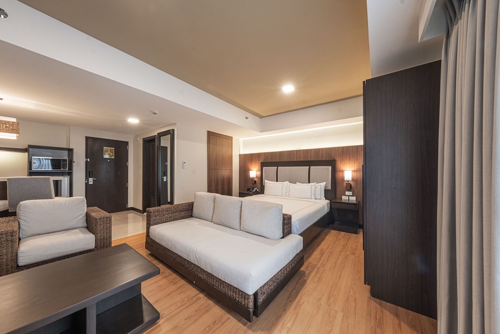 PREMIER, SUITE