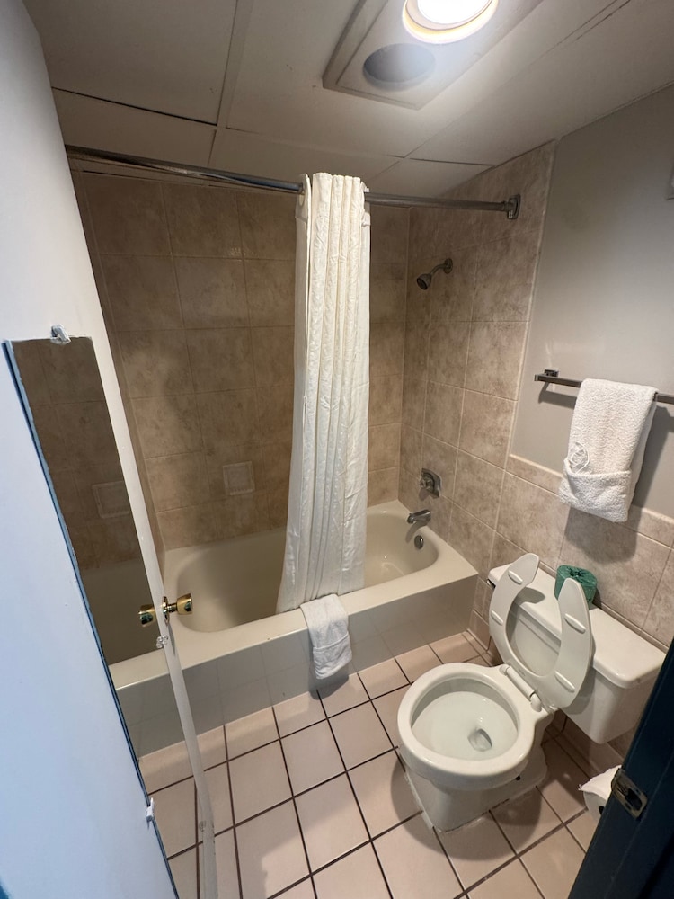 Discovery Inn Lafayette Airport I-10 34/35