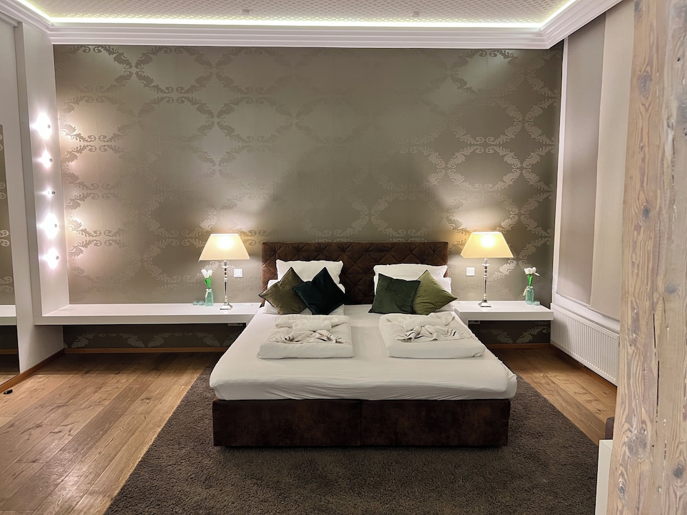 Helvetia Suites 16/52