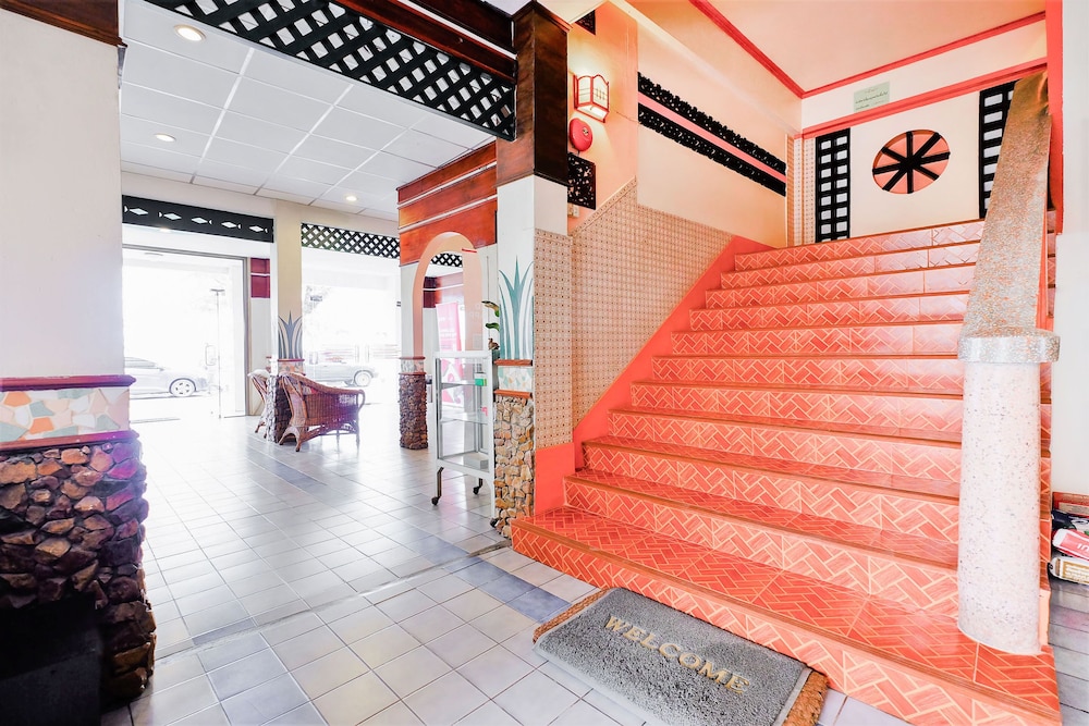 Seaside Palace Hotel 4/28