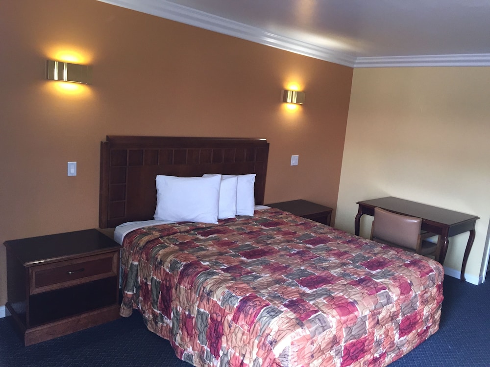 Industry Inn Amp Suites 31/60