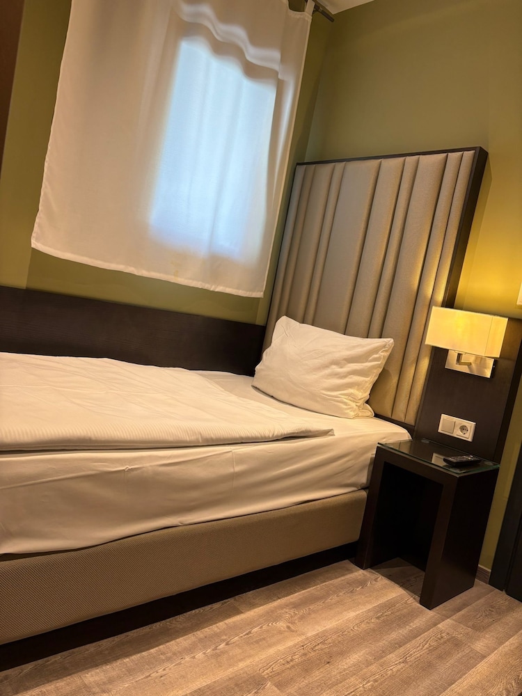 Hotel Athen Kelsterbach Frankfurt Airport 22/50