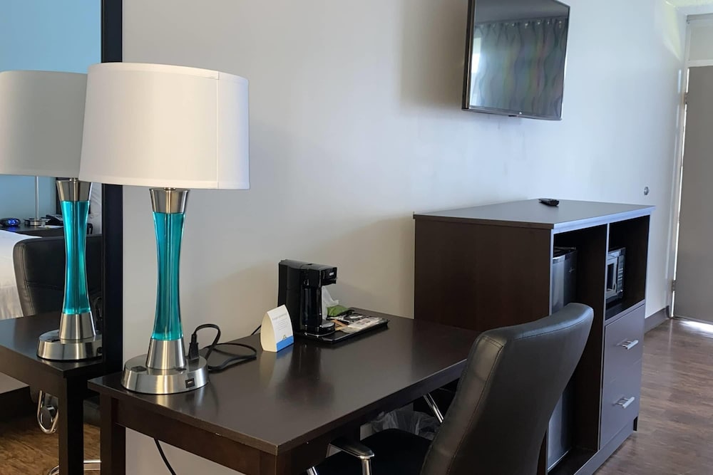 Days Inn by Wyndham Goldsboro 28/53