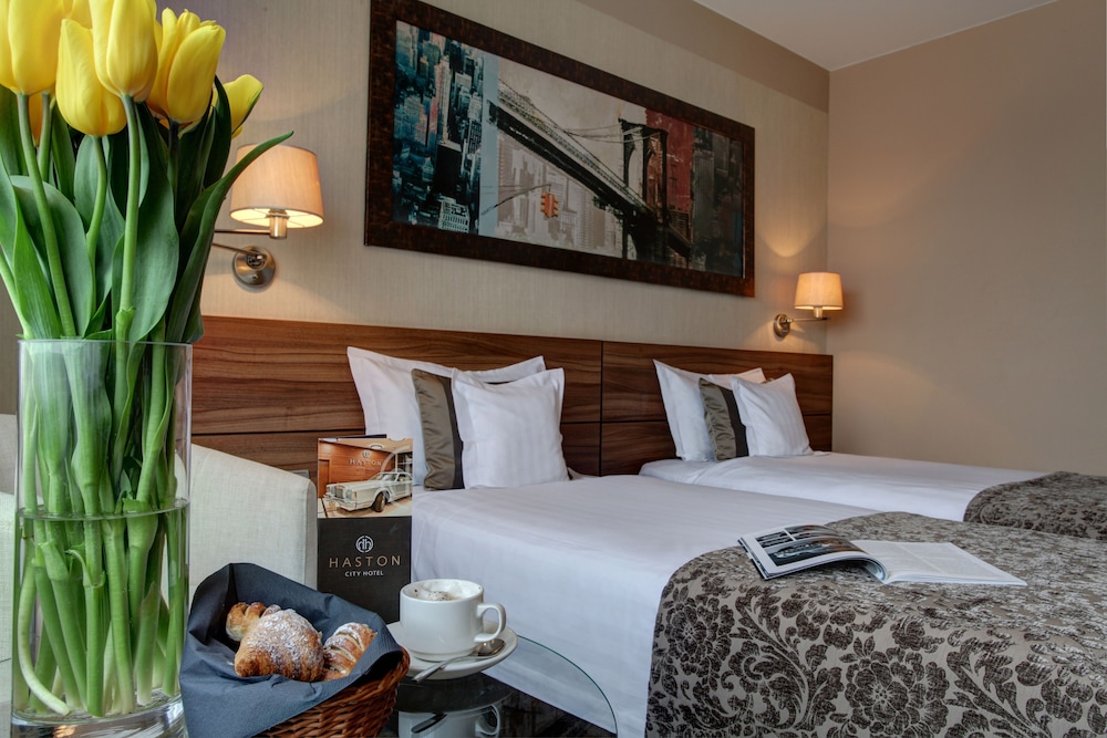 Haston City Hotel 8/46