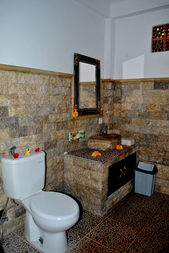 Titi Sedana Homestay 46/50