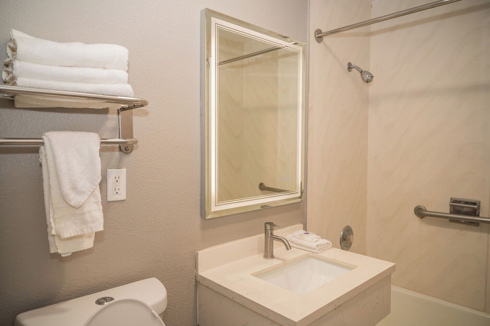 Motel6 Soledad, CA 56/58
