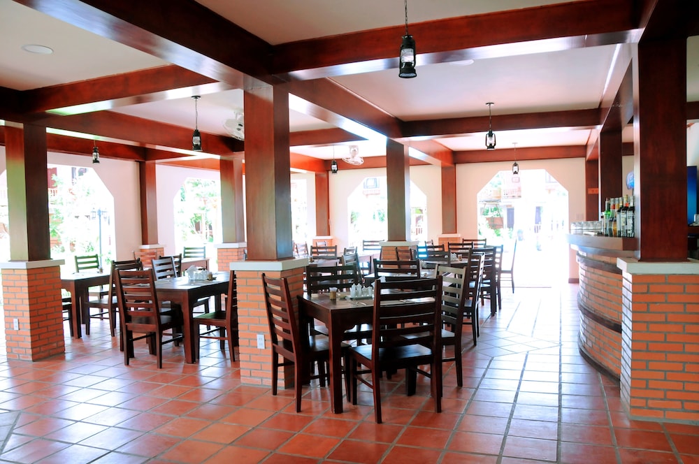 Vela Phu Quoc Resort 79/98