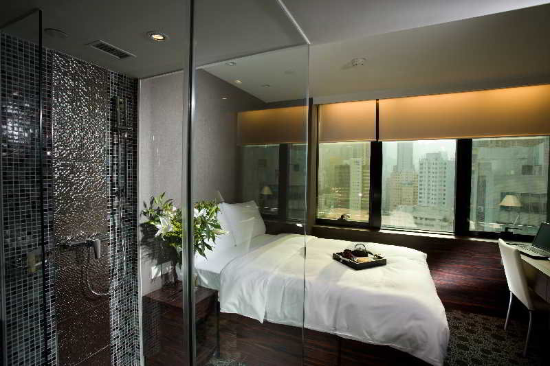 J Link Hotel 18/30