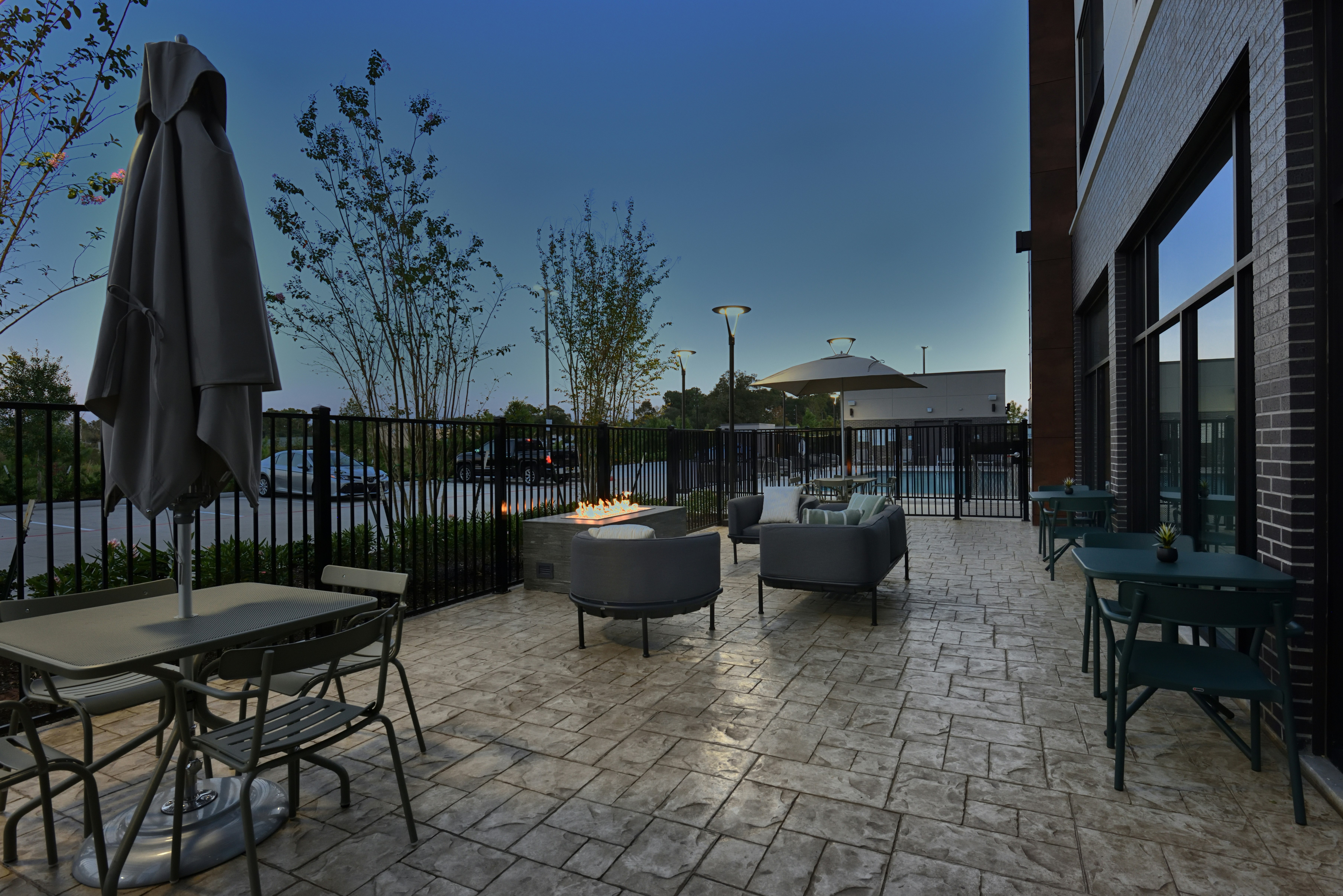 Holiday Inn Express and Suites Houston North Woodlands Area 66/70