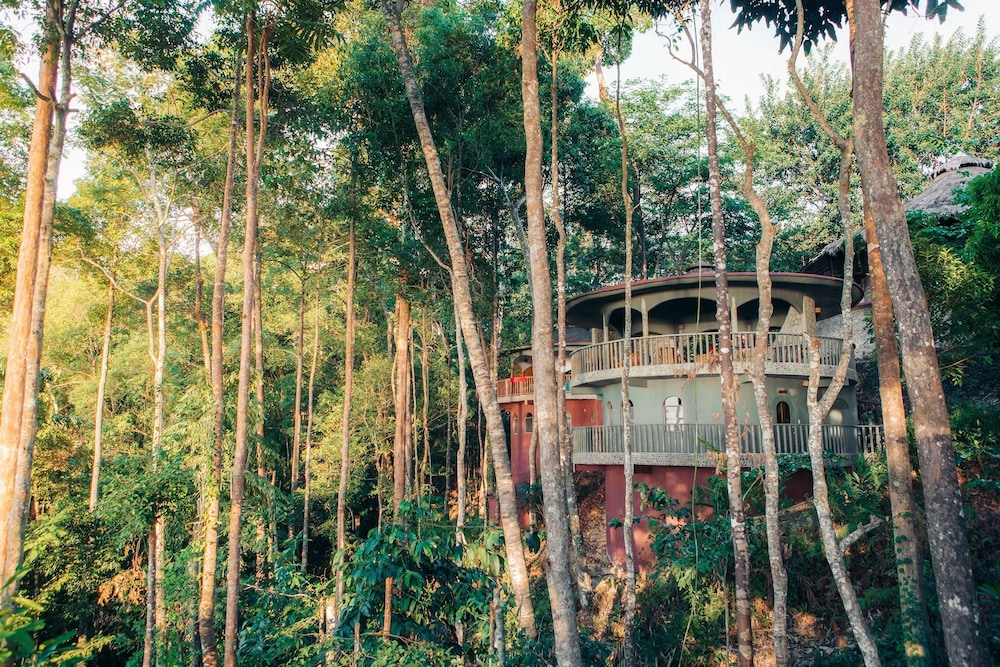 Atremaru Jungle Retreat 66/67