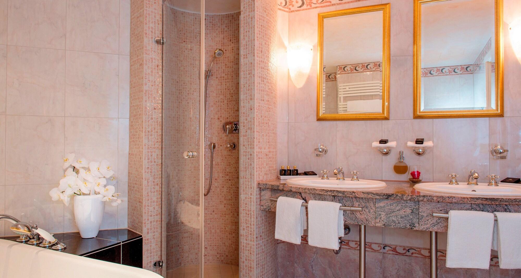 Victors Residenz Hotel Schloss Berg 50/50