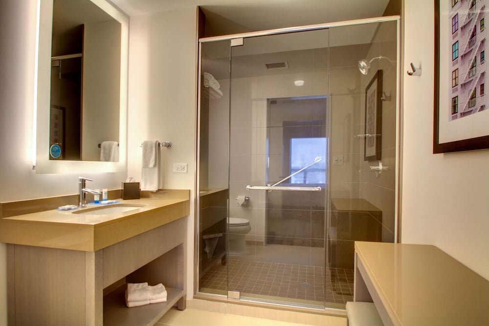 Hyatt House Chicago/Evanston 63/65