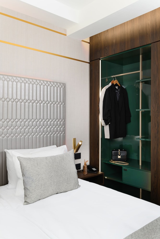 Hotel Emerald & Suites 21/56