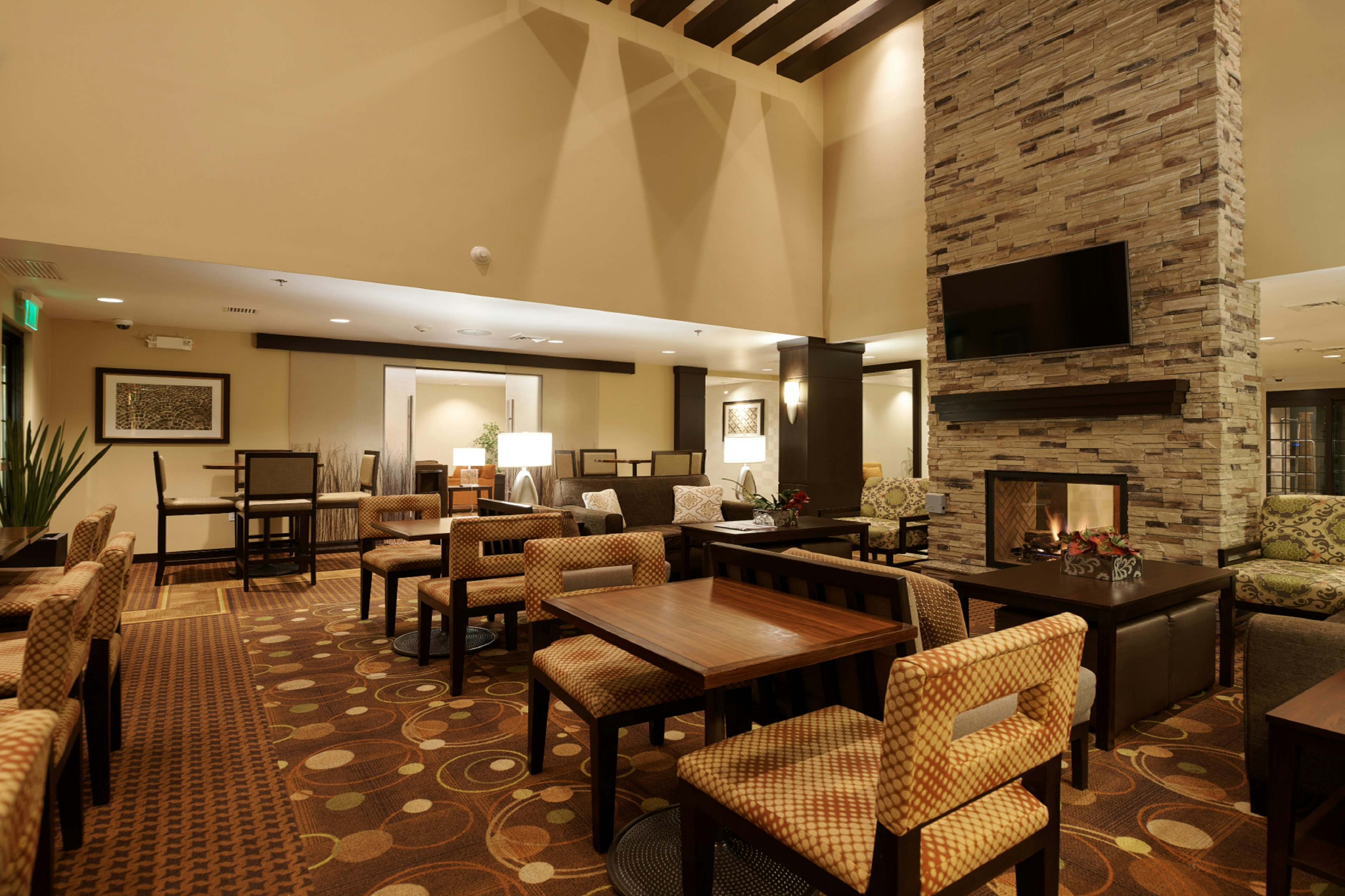 Staybridge Suites CHIHUAHUA 58/73