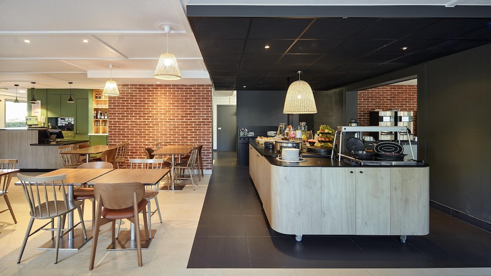 restaurant cafeteria