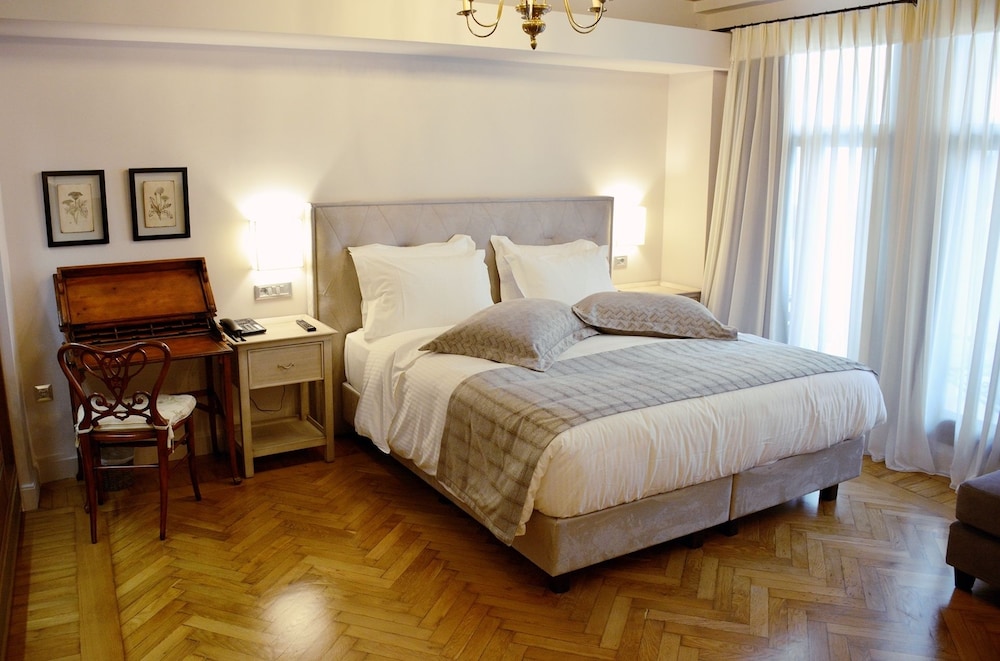 Sweet Home Hotel 14/75