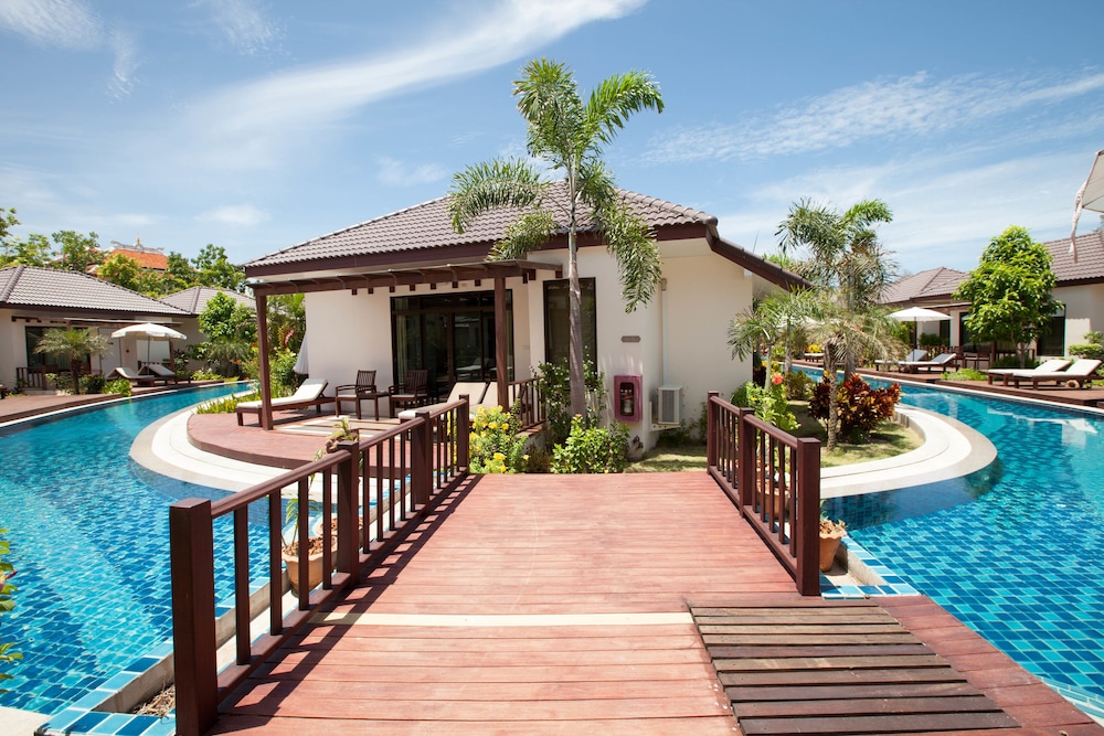 Pinnacle Grand Jomtien Resort 3/93