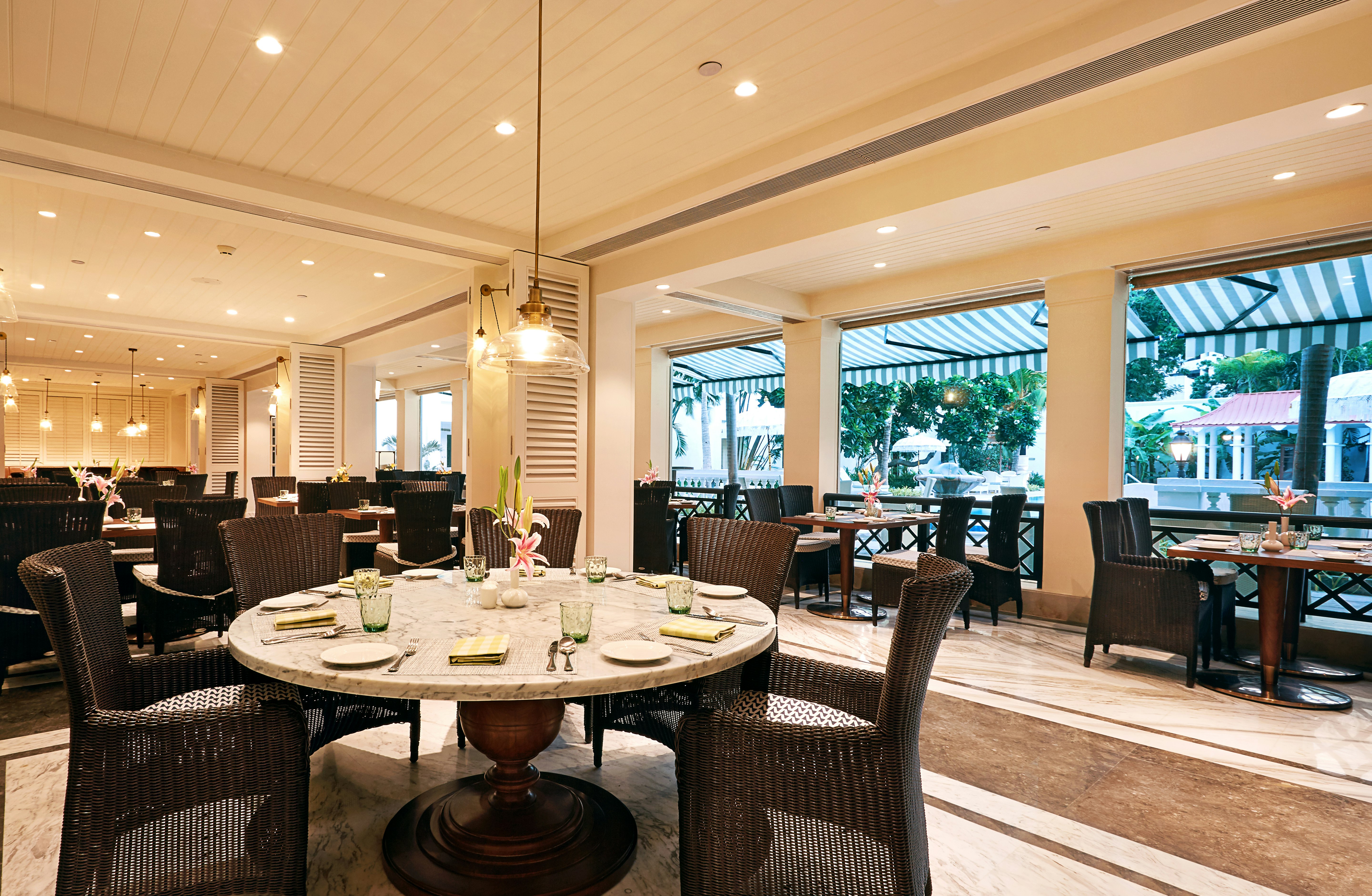 Taj Connemara 66/79