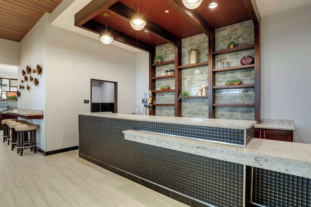 Budget Inn 7/51