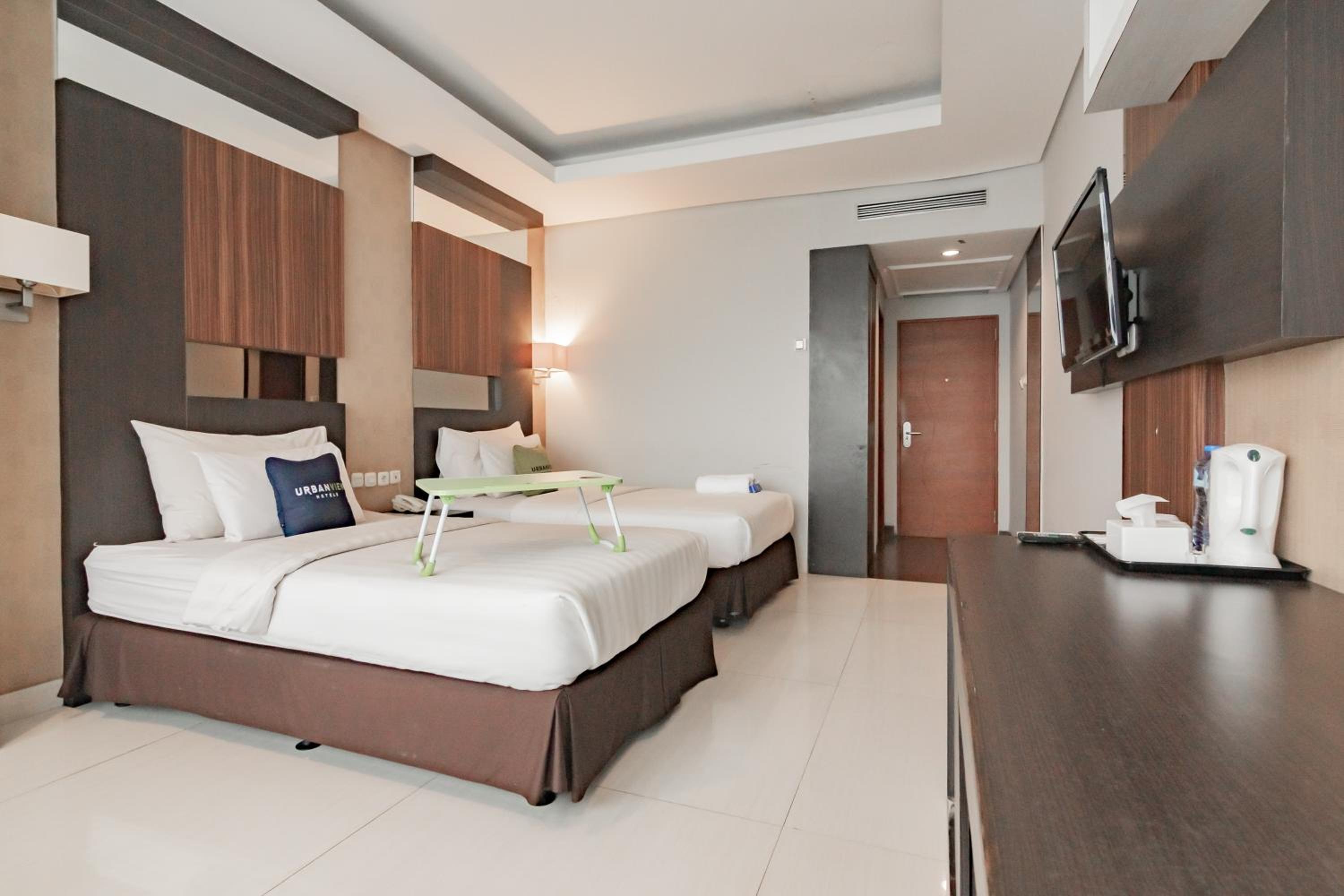 Urbanview Hotel Newton Riau Bandung 23/55