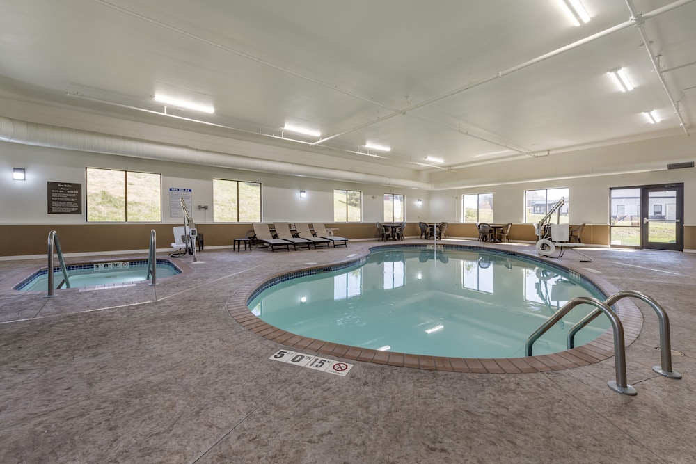 Comfort Suites Bridgeport Clarksburg 4/33