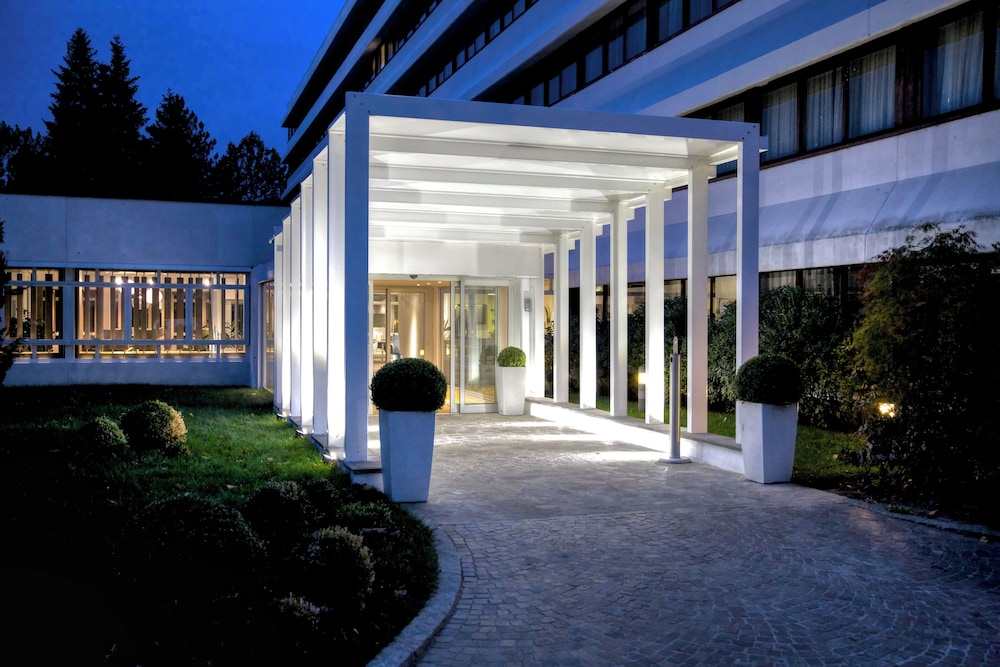 Living Place Hotel 101/105