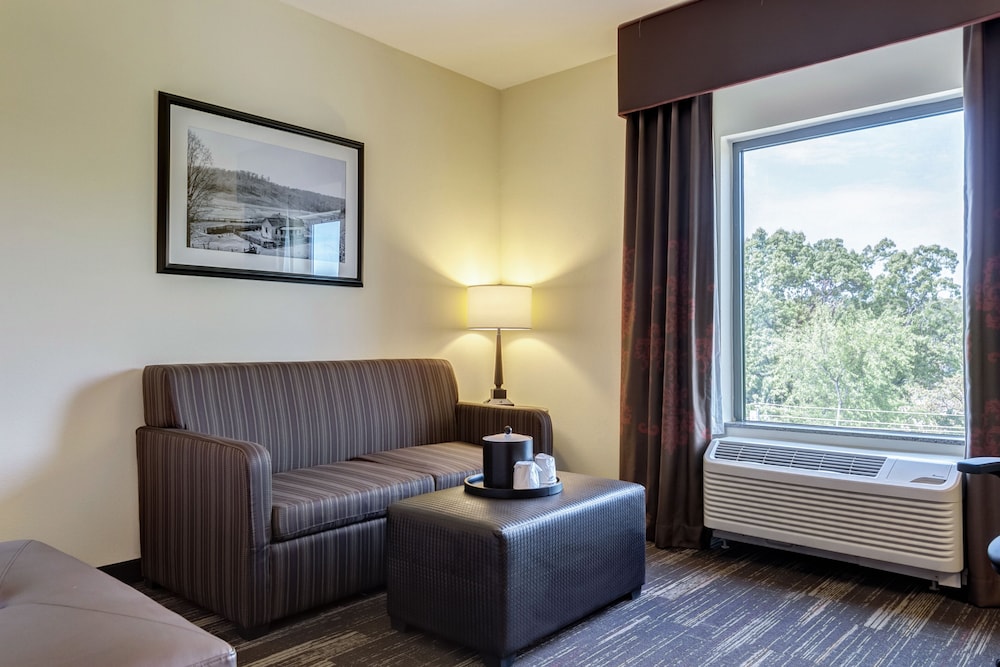 Hampton Inn Poplar Bluff 36/57