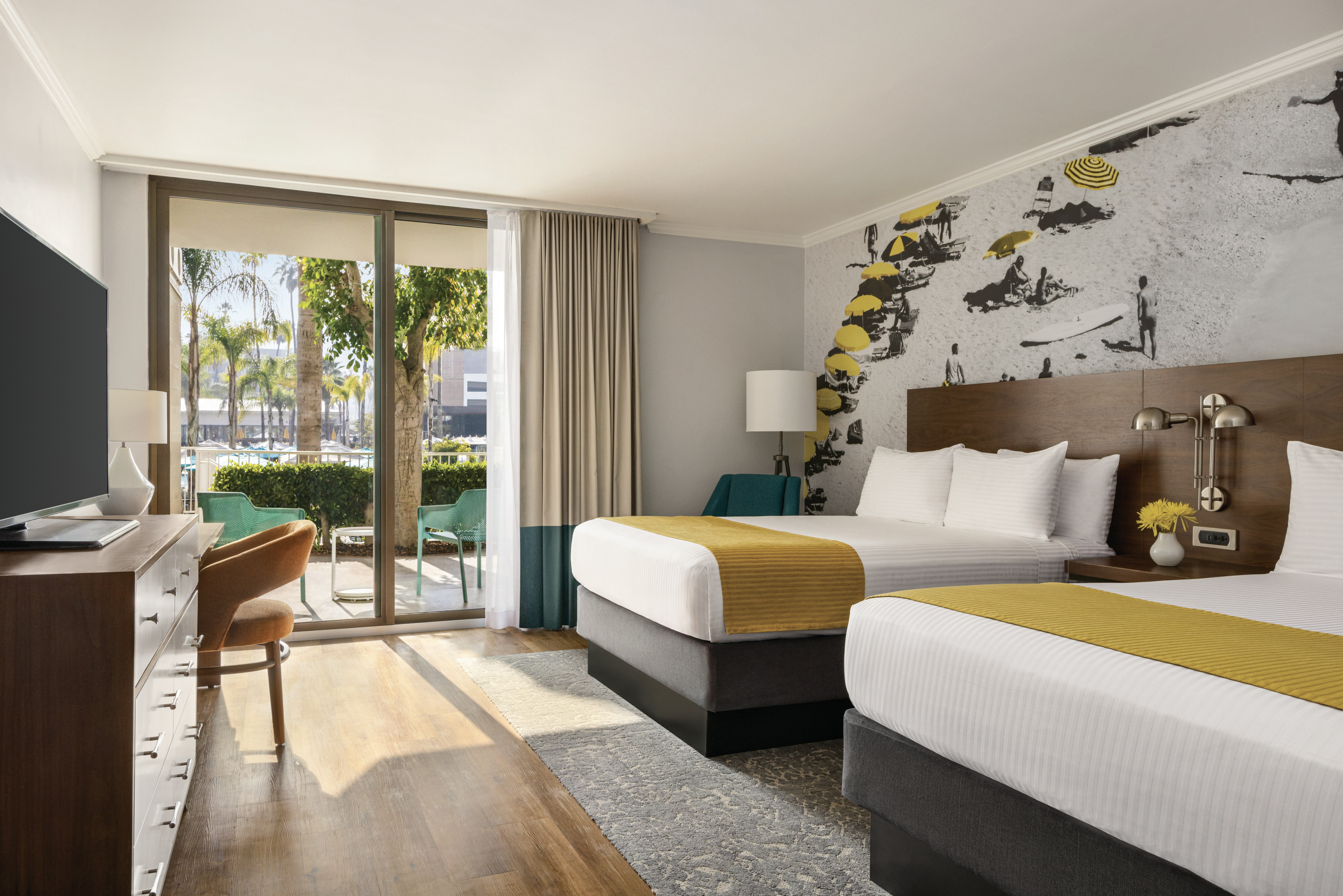 Town and Country Resort 18/80