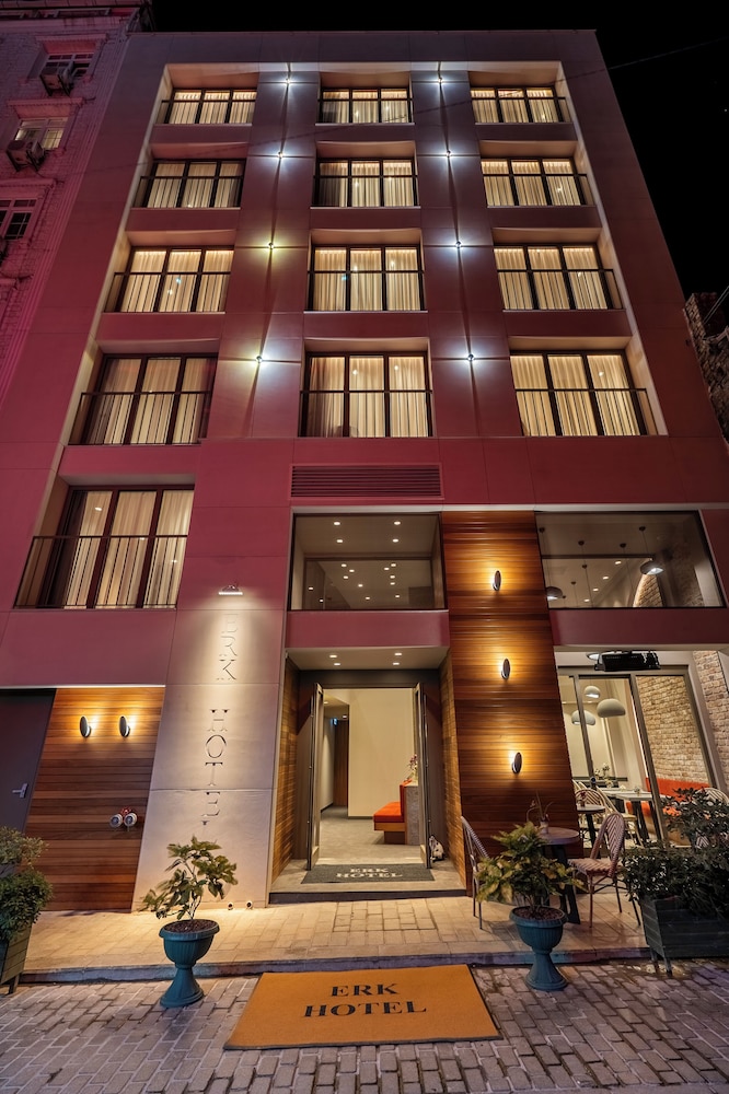 Erk Hotel 3/50