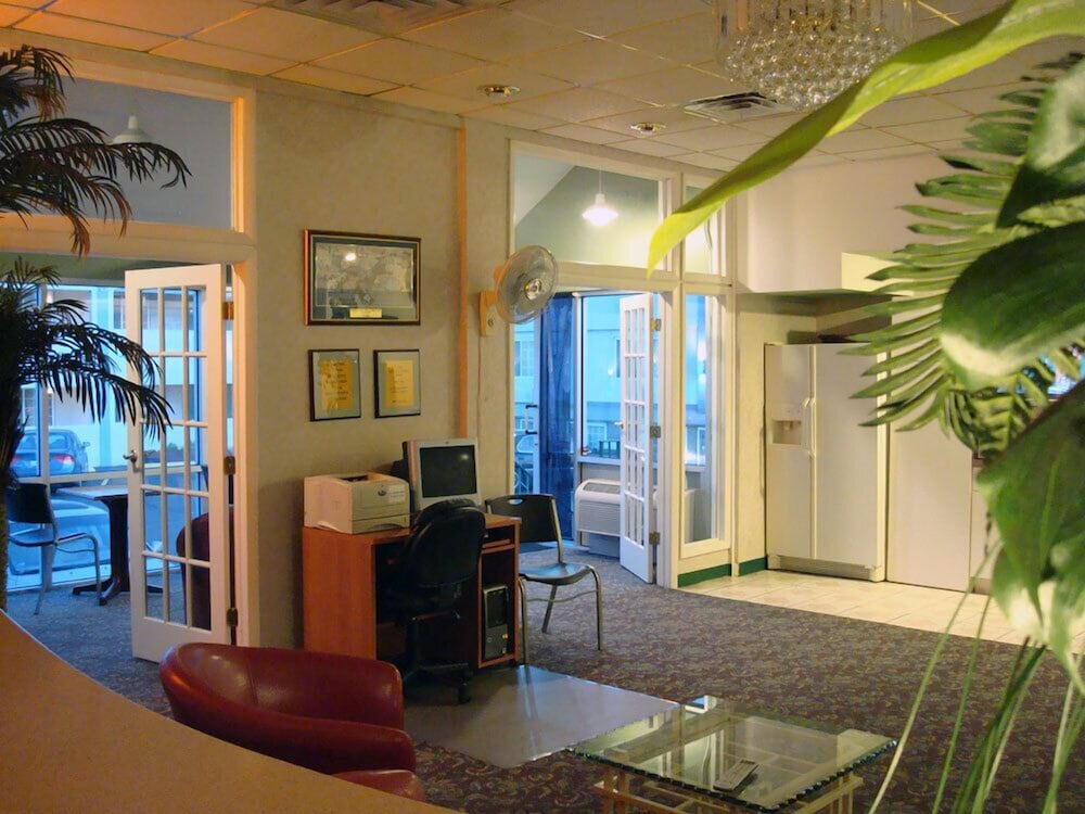 O Hare Inn & Suites 24/43