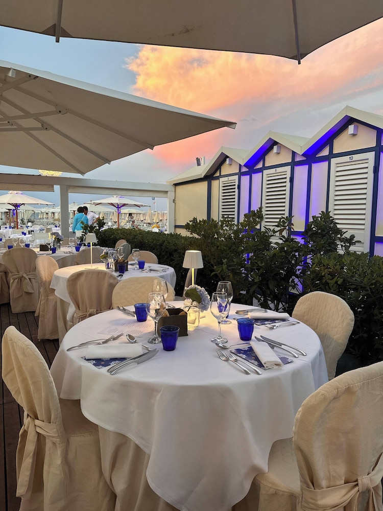 Lungomare Hotel 36/50