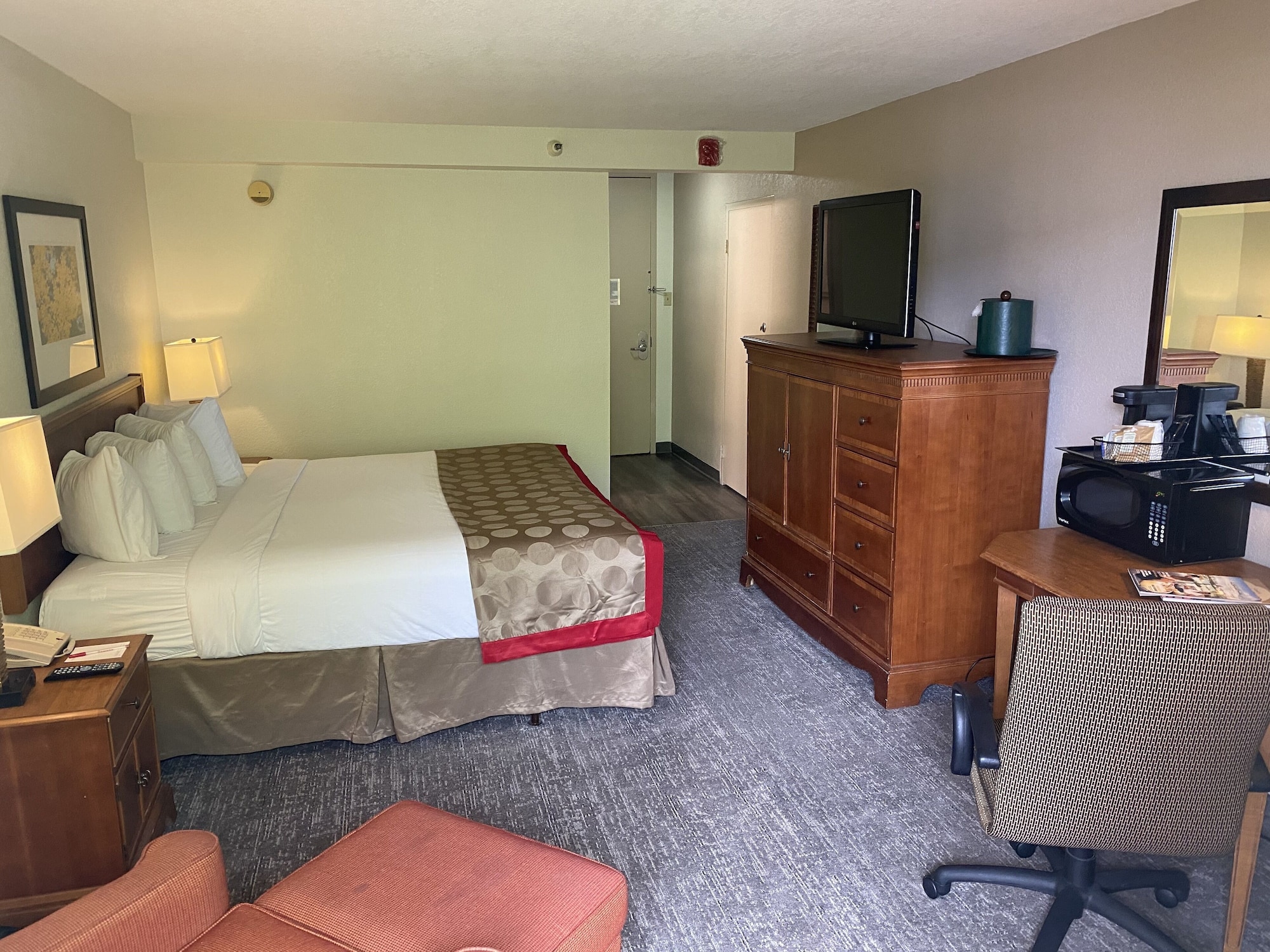 غرفة بسرير كينج لذوي الإعاقة، Hotel Mesa Albuquerque Midtown 6/10