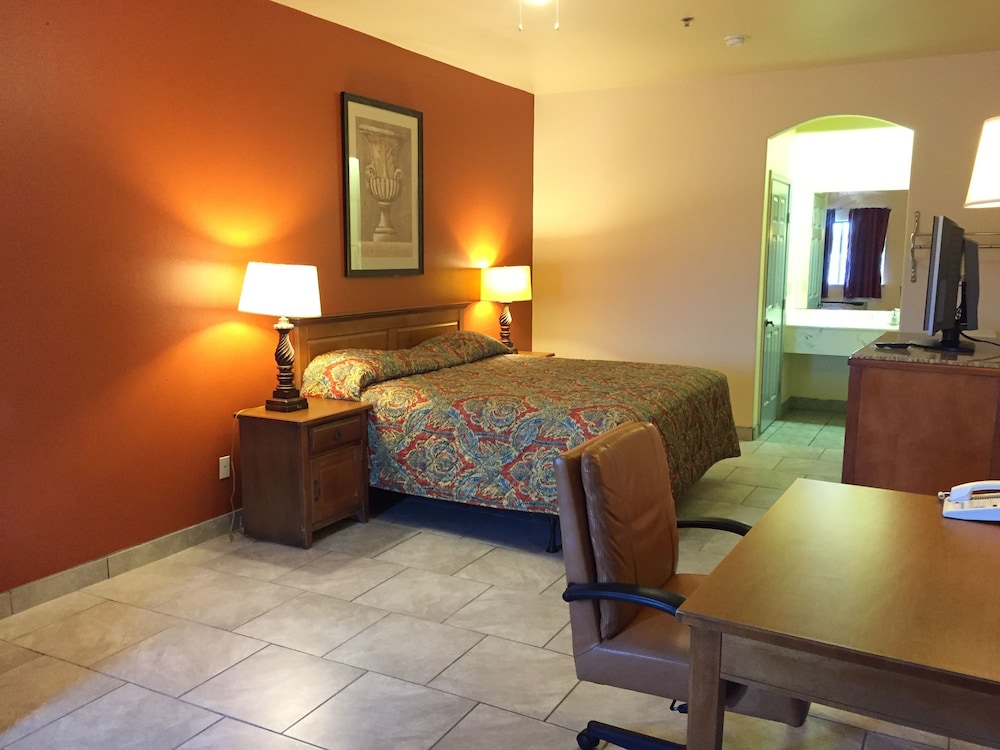 Boca Chica Inn Suites Brownsville 17/23