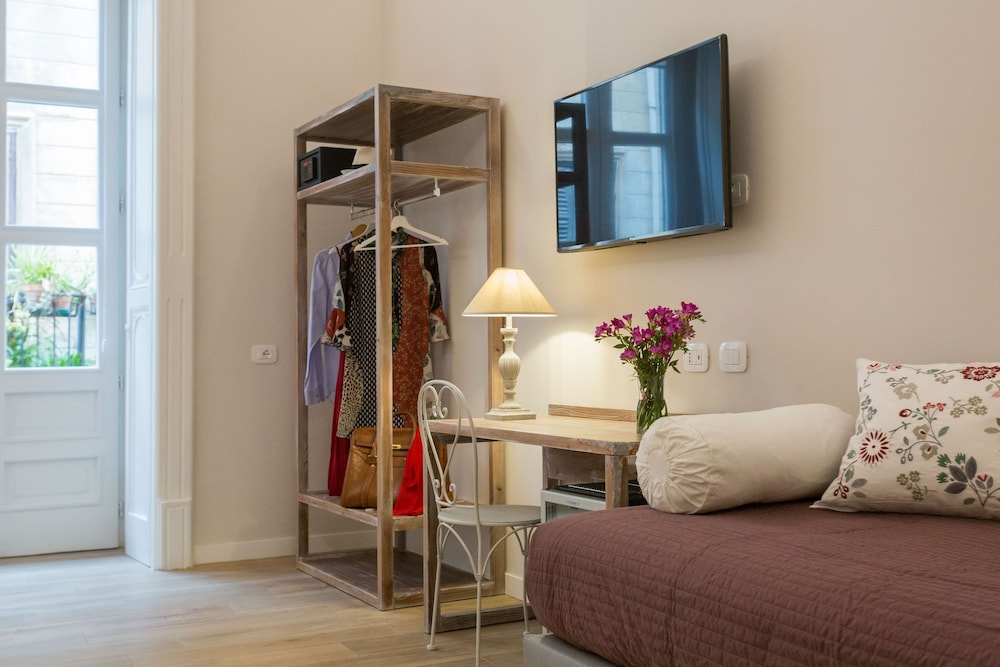 Bellaroto Suite 27/58