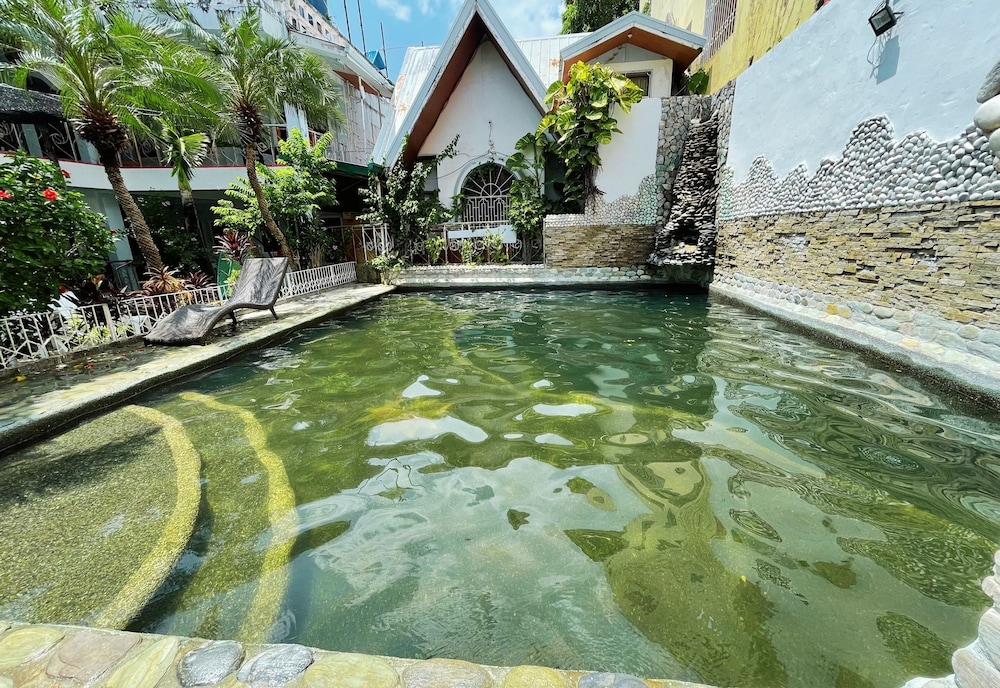 Simon's Heritage Resort 56/61