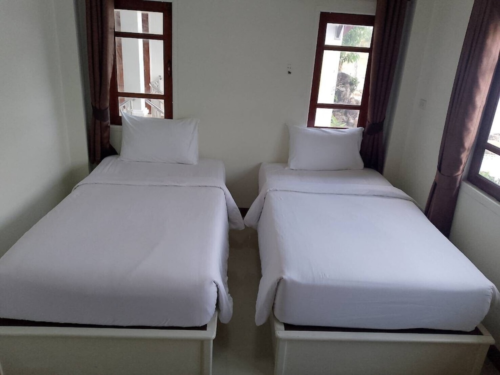 2 Bedrooms, Pool, Villa, Twin Beds, Shared Pool