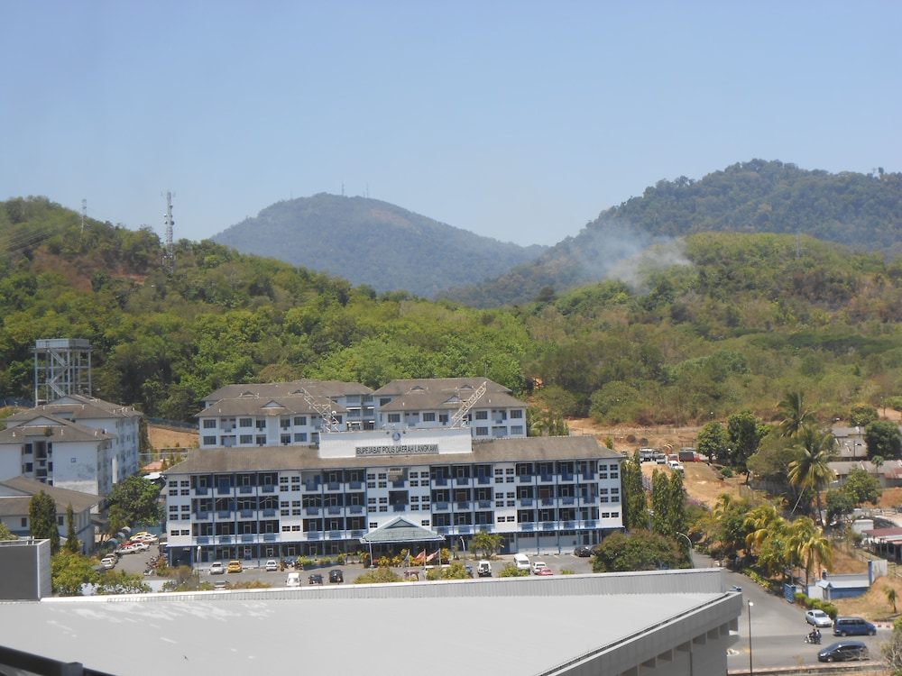 Hig Hotel 4/73