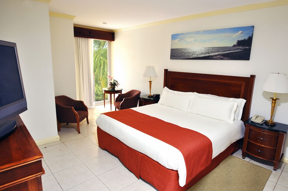 Jewel Paradise Cove Beach Resort and Spa All Inclusive - Adults Only 12/50
